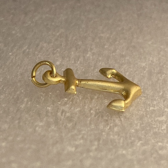 NWOT - D F Jewellers Brushed Goldtone Metal Anchor Necklace Pendant - Picture 3 of 3